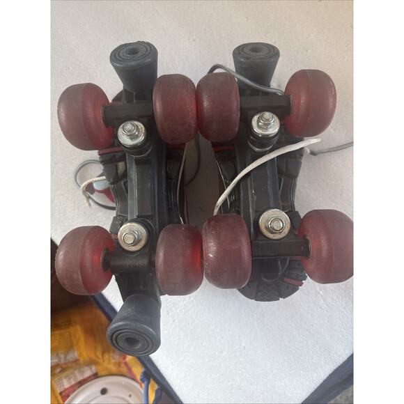 Skechers Sport Roller Skates Girls Size 4 Eur 36 Ladies Wheels Skater - Picture 16 of 16